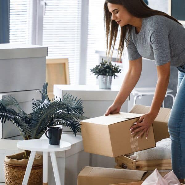 Move-out cleaning service for an empty residential property